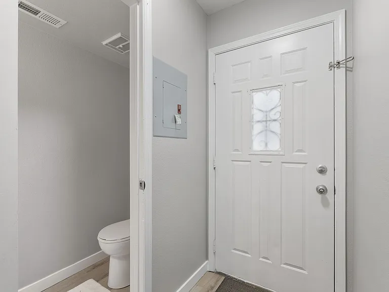 963 Tampico Ct — Photo 22