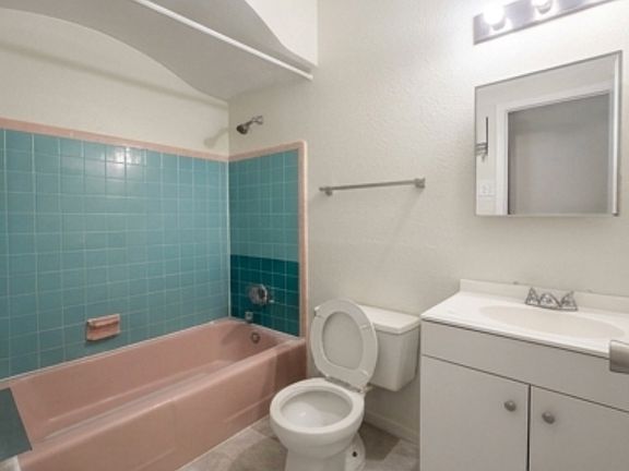 5th image of 4925 Caserta St