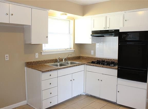 3rd image of 3621 Statler Dr