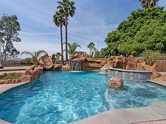 5th image of 25555 Timbertree Ct