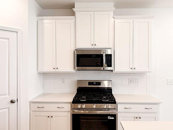 3rd image of 1736 Hildago Dr