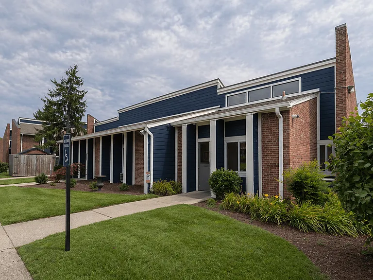 Crestview at Louisville Apartments — Photo 30