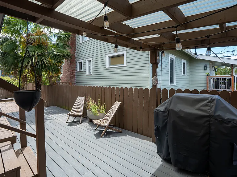 1102 N Anderson St — Photo 14