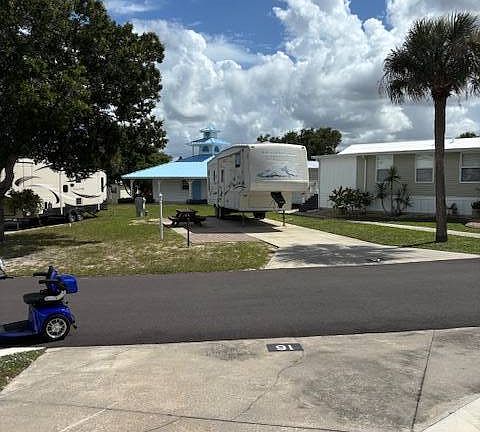 2nd image of 16 Windward Dr