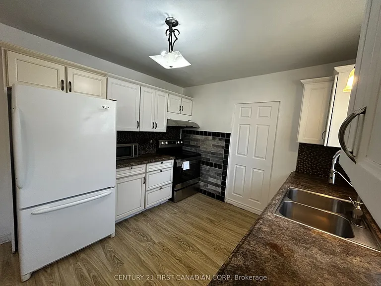 699 Huron St #A — Photo 15
