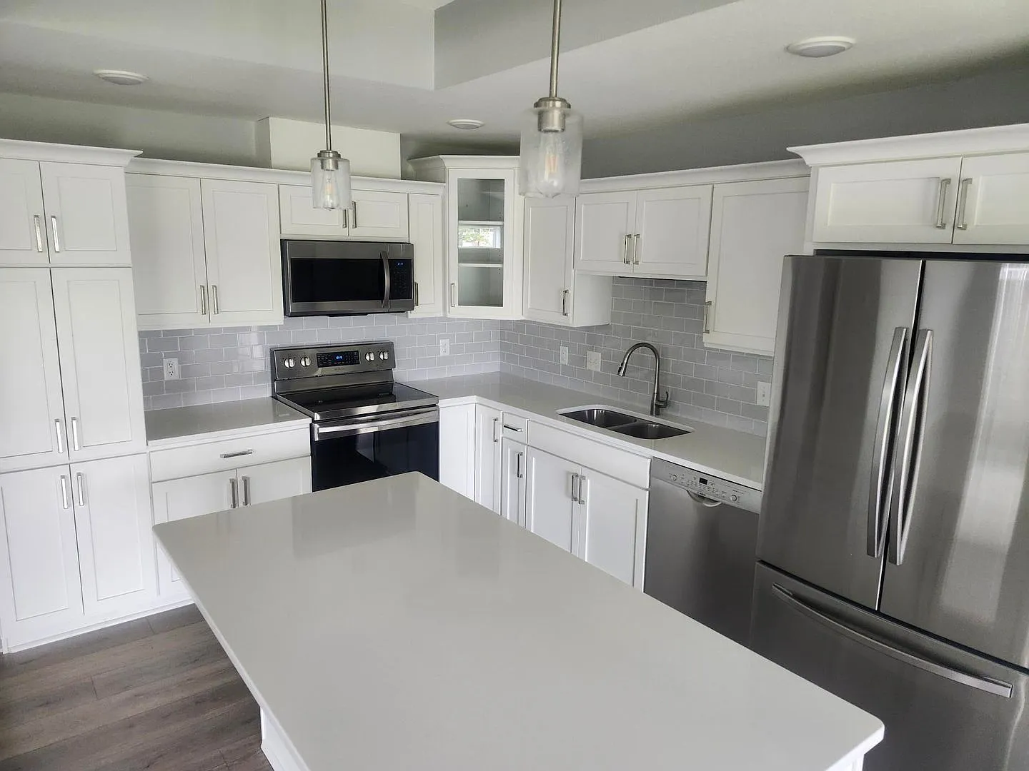 $1,745| 2BD 2BA| 1581 Keanan Lane| Available now! — Photo 3