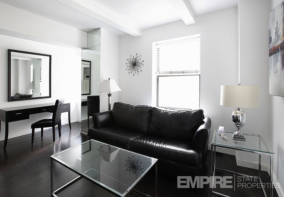 1st image of 150 W 51st St APT 1011