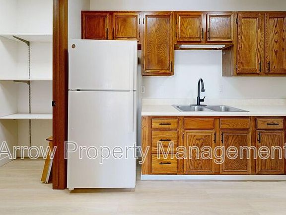3rd image of 205 E Arbor Ave #201G