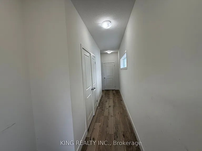 1612 Capri Cres #UPPER — Photo 8