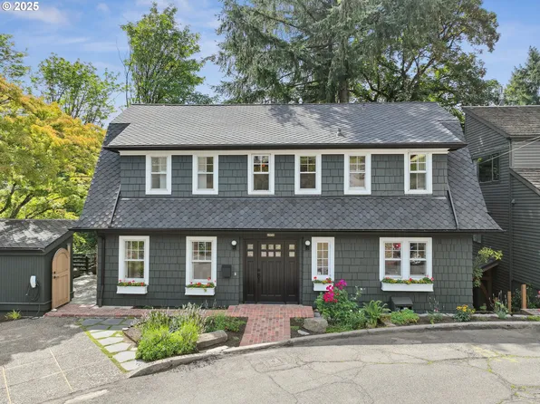 2950 SW Bennington Dr, Portland, OR 97205