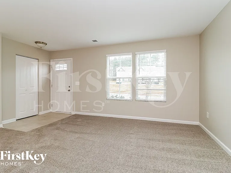 180 Fieldspar Ln — Photo 3