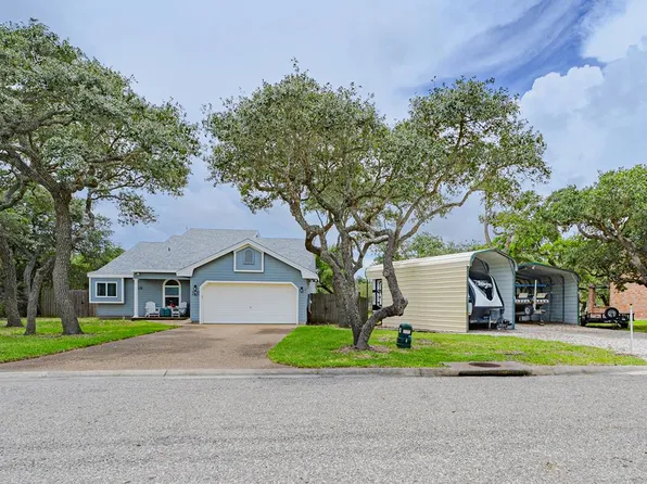 9 Westlake Dr, Rockport, TX 78382