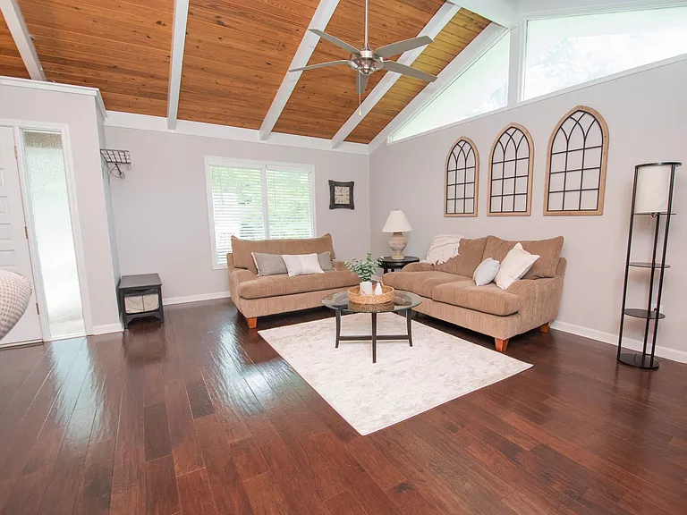 209 Waterwood Bnd — Photo 6