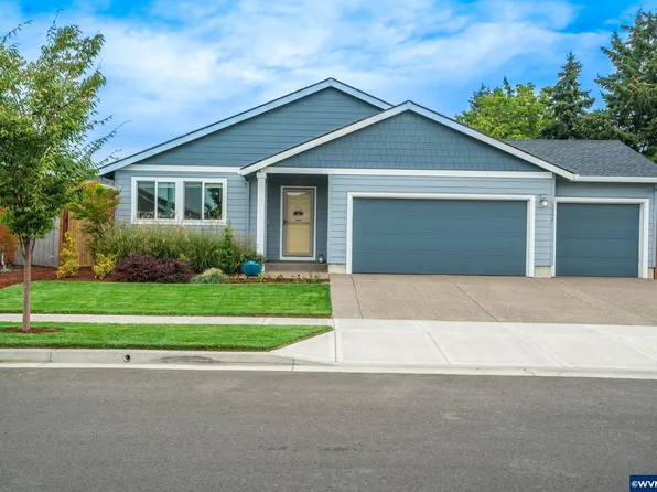 1555 Desantis Dr, Woodburn, OR 97071