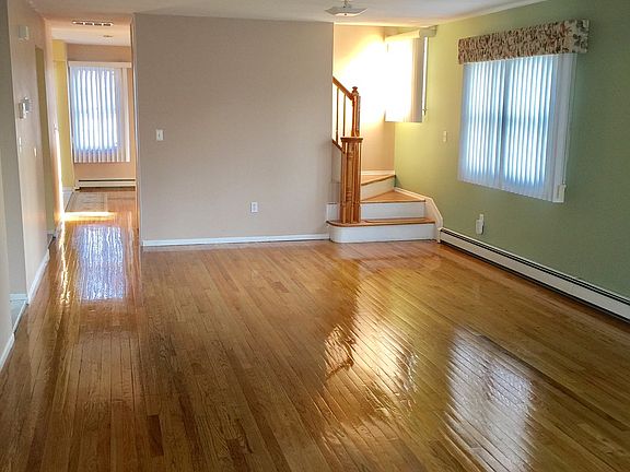 3rd image of 42 Thollen St #Main
