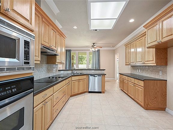 4th image of 4514 Sapphire Ct