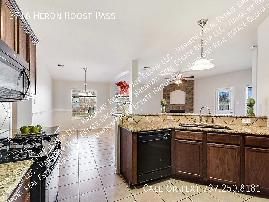 Cute 1 story home in the popular Blackhawk! — Photo 2