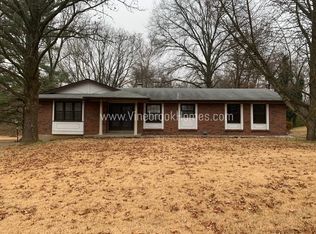 12195 Rollingsford Dr, Florissant, MO 63033