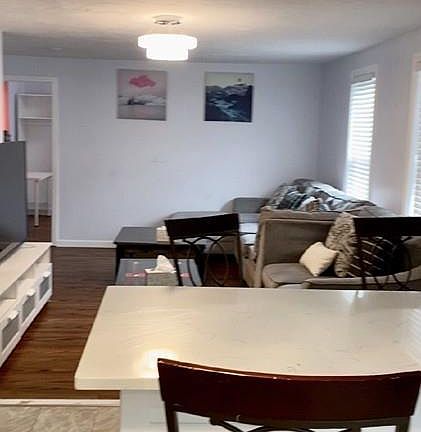 4th image of 162 Copeland St #3R