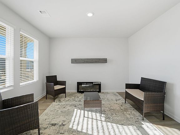 4th image of 142 Emory Rd