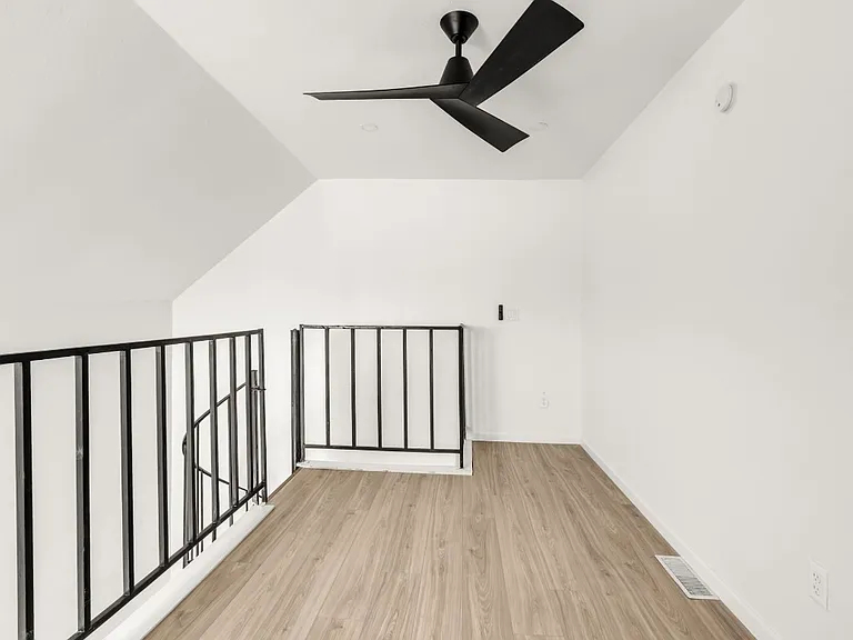 11560 N May Ave #207 — Photo 8