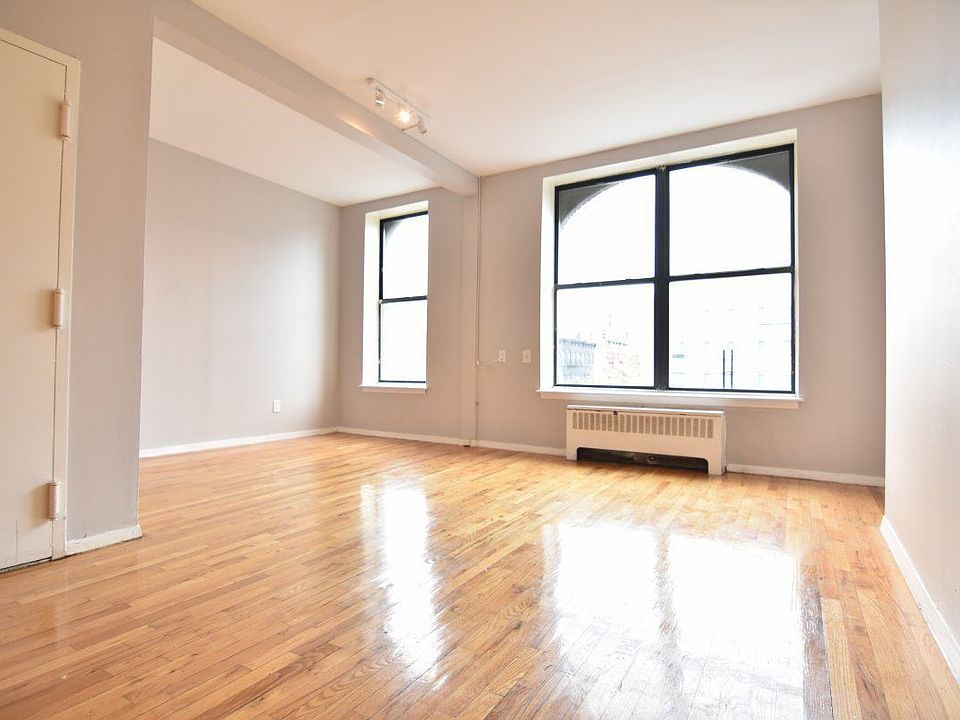 1st image of 2238 7th Ave APT 4