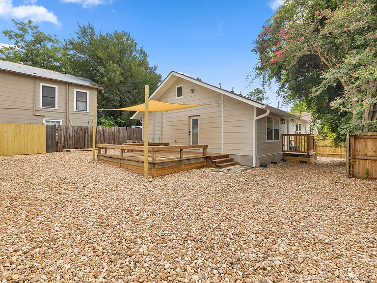 2834 Pearl St — Photo 37