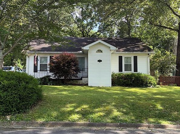 209 Oakwood Rd NW
