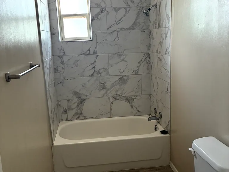 2507 N Yucca St #2 — Photo 3