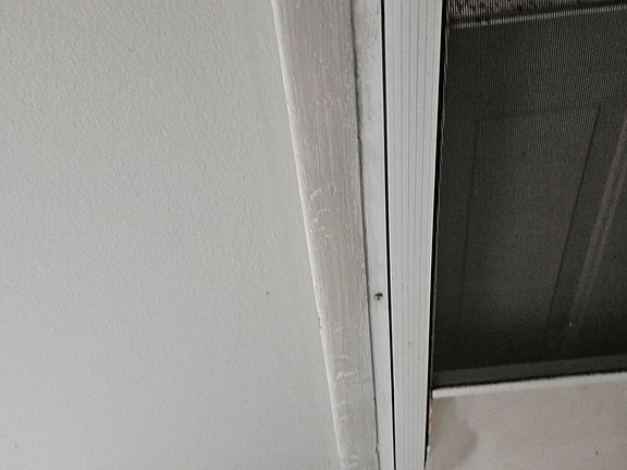 3rd image of 1048 Darlington Ct