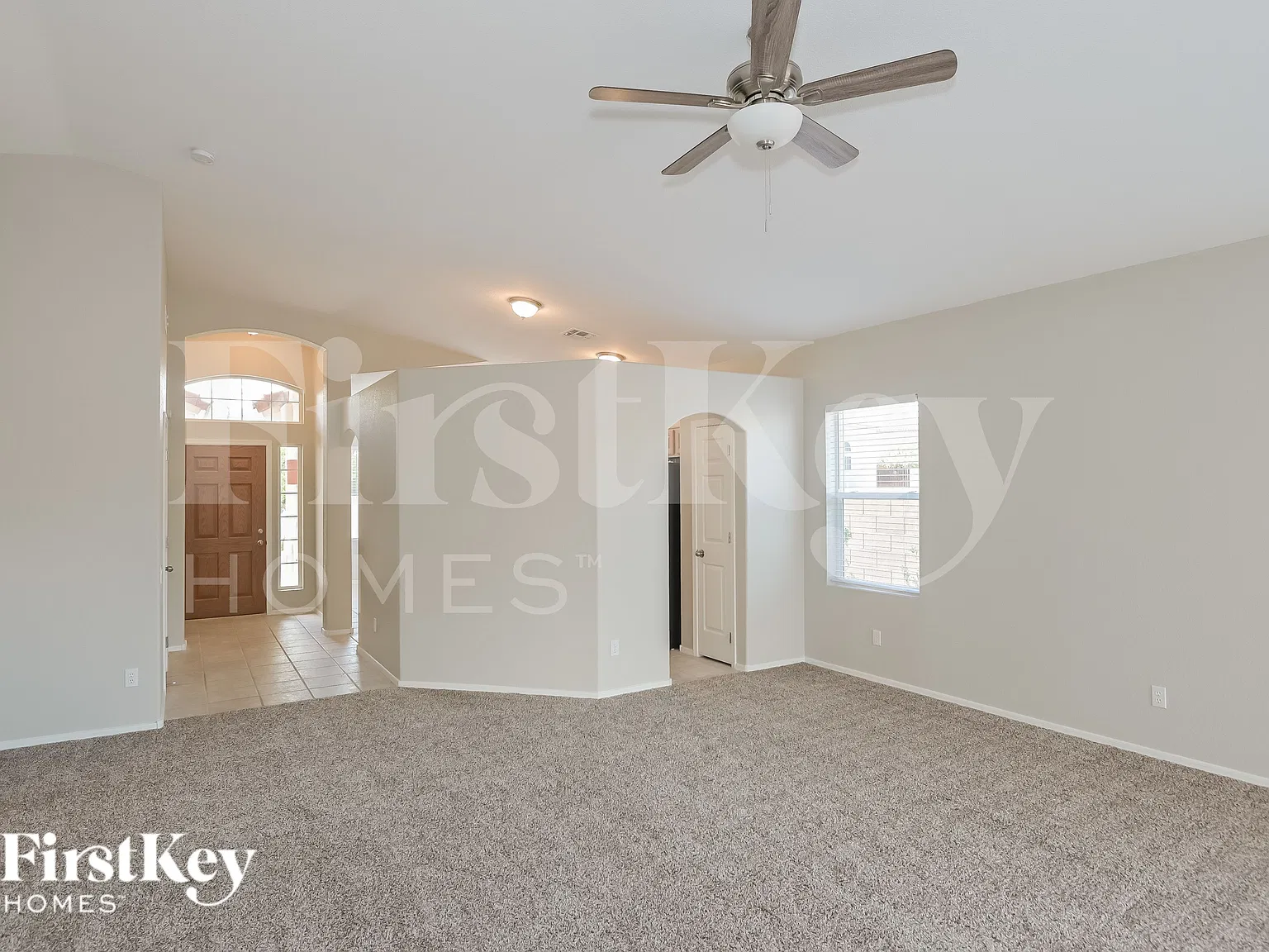 3 bed, 2.0 bath, 1524 sqft, $2,355 — Photo 2