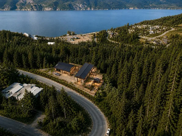 1121 Copper Dr, Squamish, BC V8B 1J2