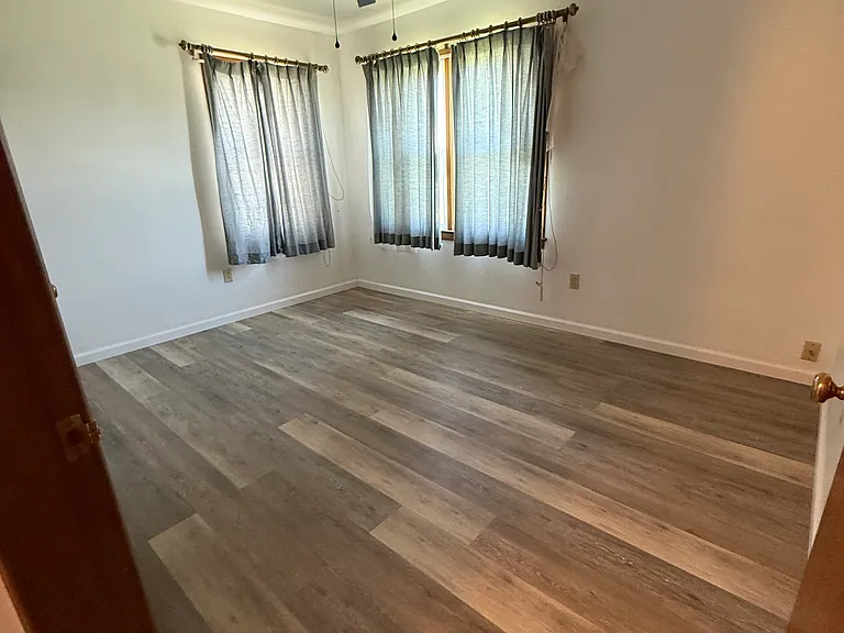 1501 E Everglade Ave — Photo 6