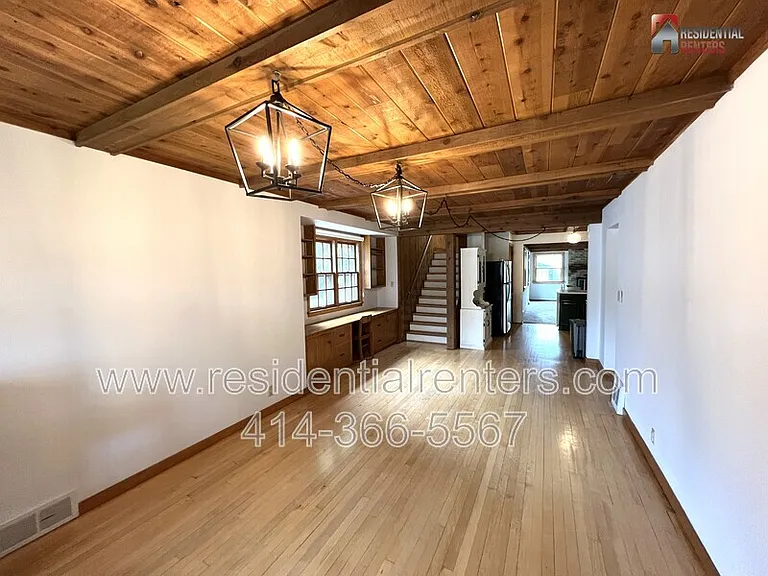 4929 N Hollywood Ave — Photo 2