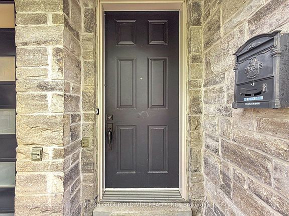 5th image of 12 Gala Ln