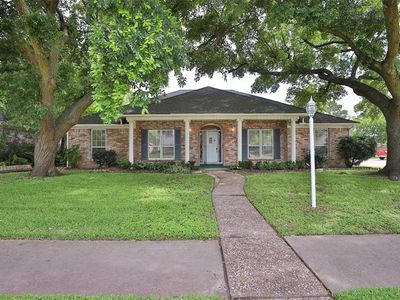 9302 Twin Hills Dr, Houston, TX, 77031