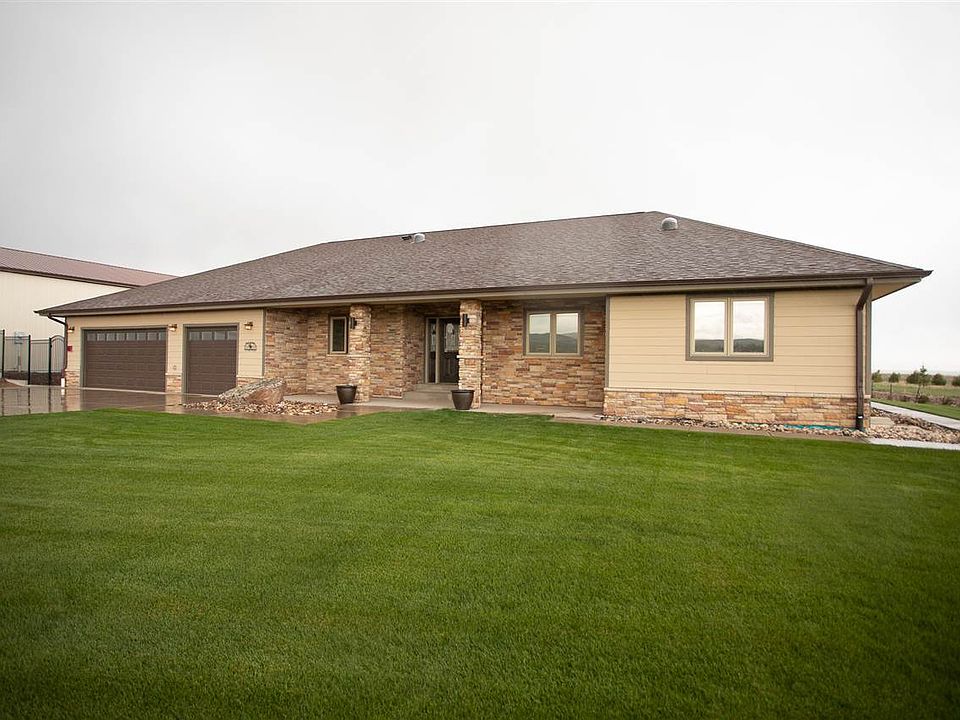 1st image of 3845 Canyon Ct