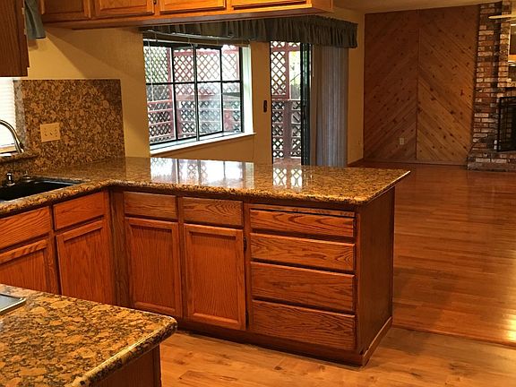 4th image of 3008 Harris Dr