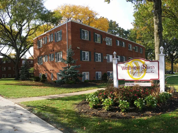 Westview North Apartments, 9750 Westview Dr, Cleveland, OH 44129