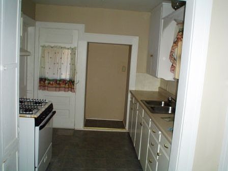 4th image of 5816 Garfield Ave
