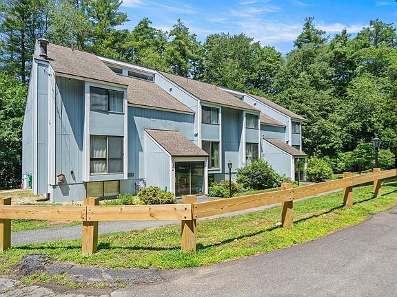 4th image of 374 Great Rd APT 11