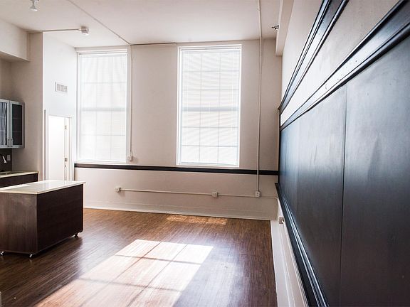 2nd image of 1100 3rd Ave APT 208