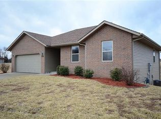 1909 N Gregory Dr, Nixa, MO 65714