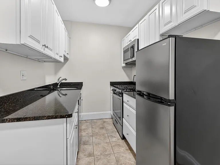 28 Langdon St #10 — Photo 1