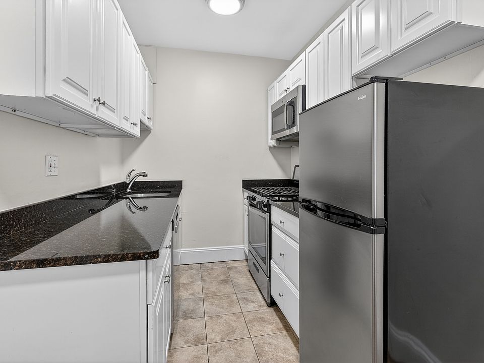 1st image of 28 Langdon St APT 10