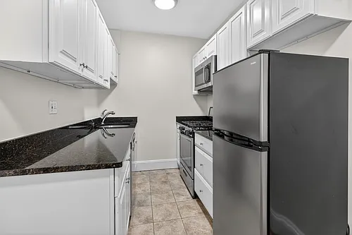 28 Langdon St #10 Photo 1