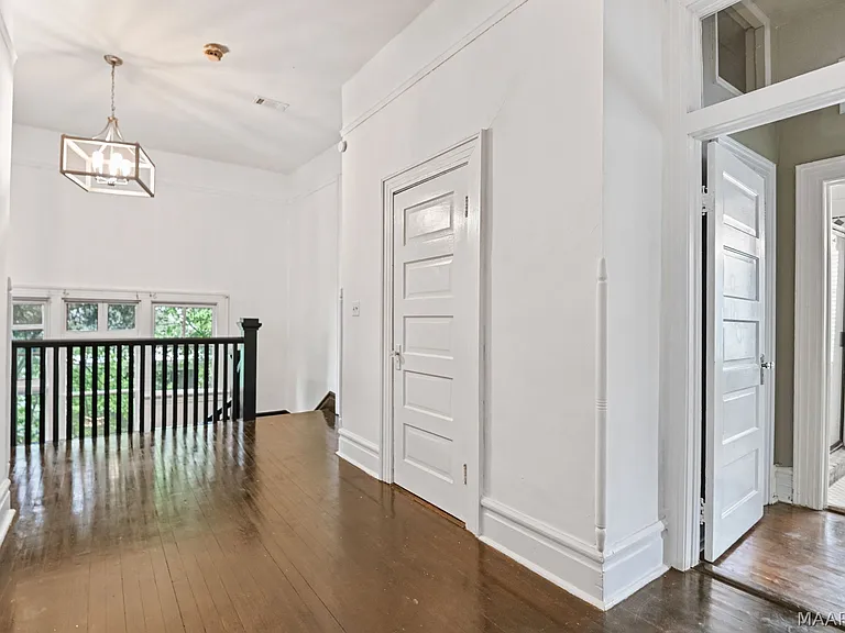 264 E Fairview Ave — Photo 30