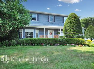 8 Leary Ln, Nesconset, NY 11767