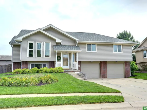 1812 Ashwood Ave, Papillion, NE 68133