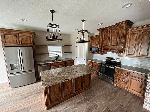 Custom Cabinets/Stainless